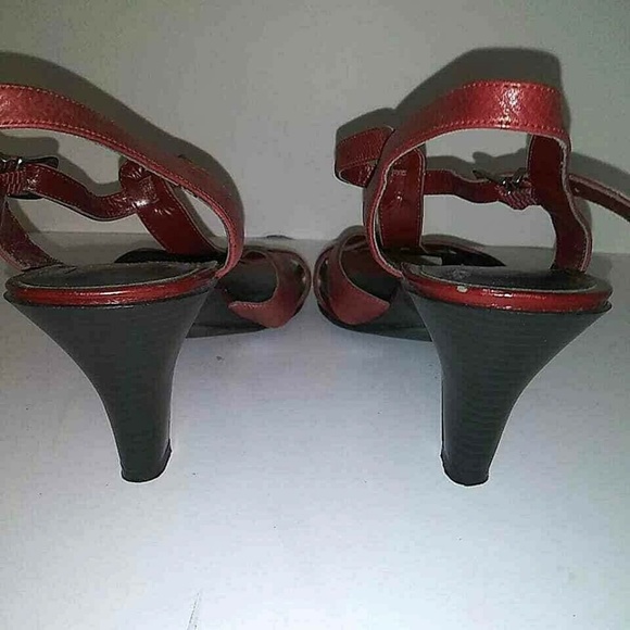 Naturalizer Heels Academy Red Leather Sandles - Picture 3 of 8